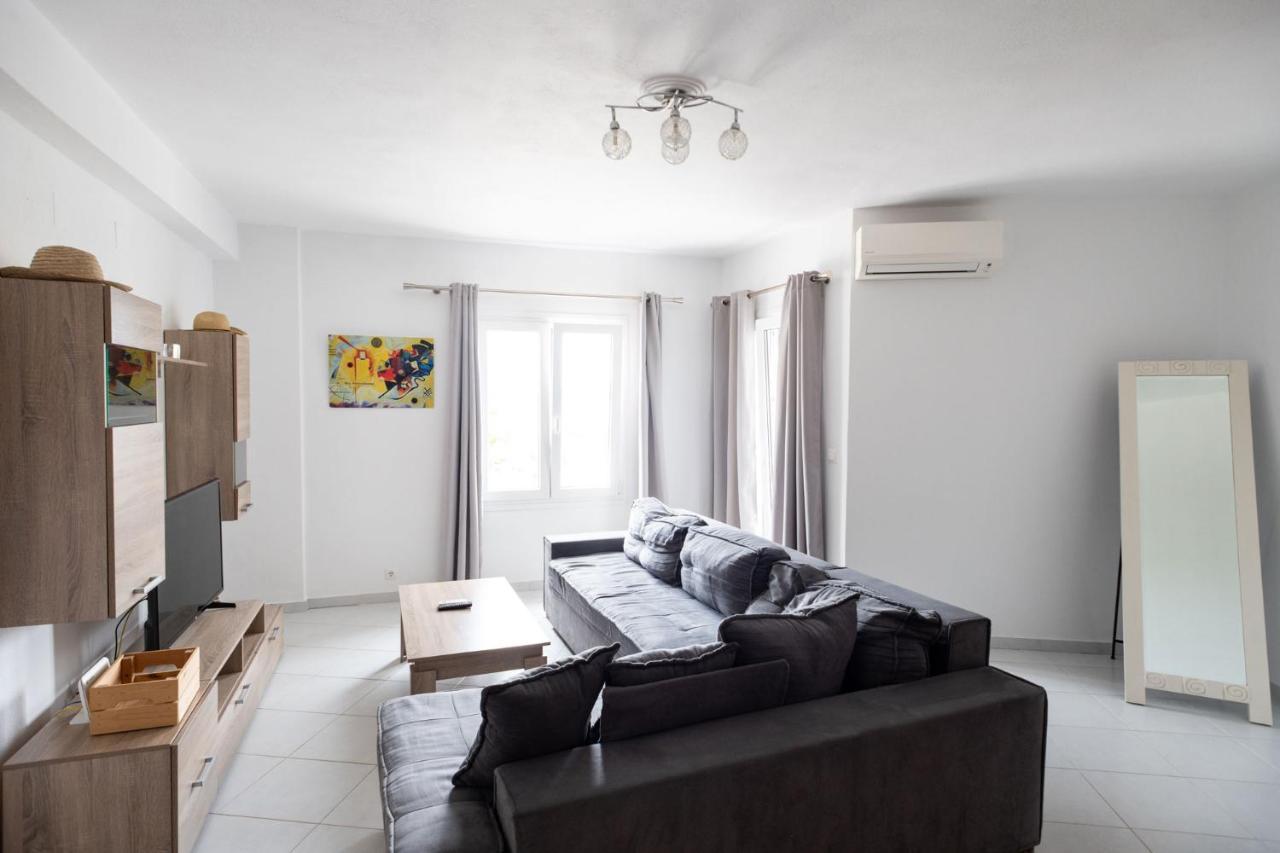Iridanos Apartments สเกียธอสทาวน์ ภายนอก รูปภาพ