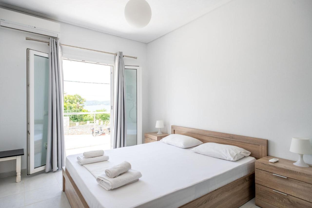 Iridanos Apartments สเกียธอสทาวน์ ภายนอก รูปภาพ