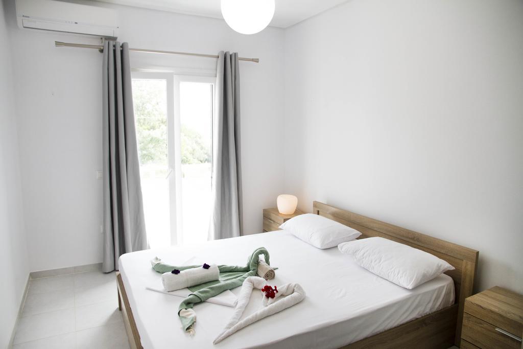 Iridanos Apartments สเกียธอสทาวน์ ภายนอก รูปภาพ